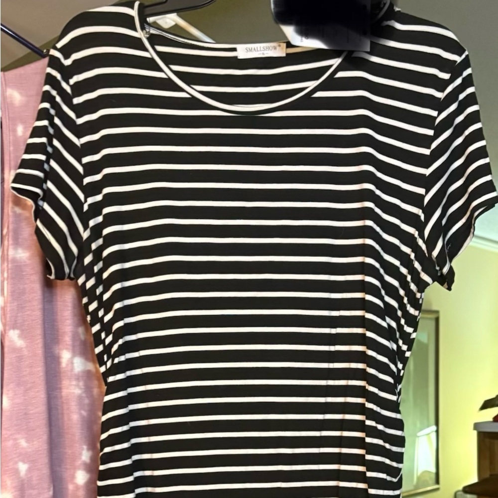 Black & White Striped Scoop Neck Top with Ruched Sides